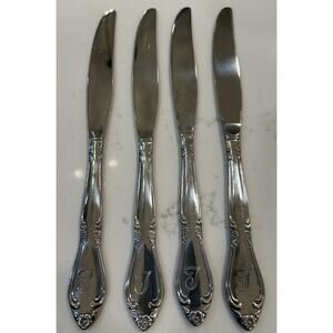 Vtg Set of 4 Dinner Knives “T” Monogram Custom Made Floral Stainless Flatware